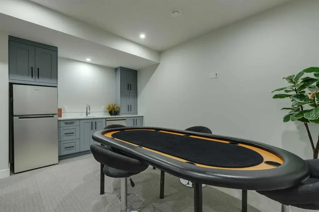 33 Paintbrush Park
