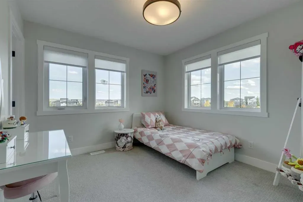 33 Paintbrush Park