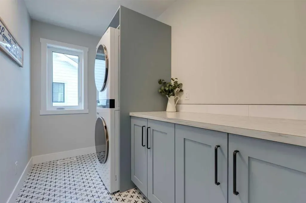 33 Paintbrush Park