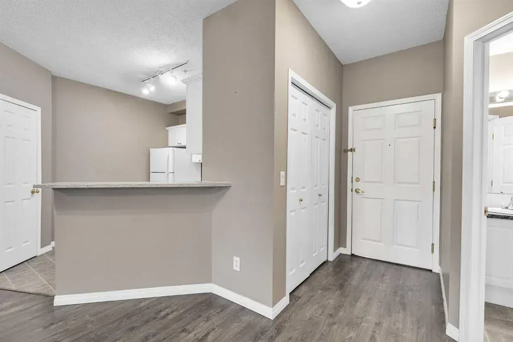 126 14 Avenue SW, #208