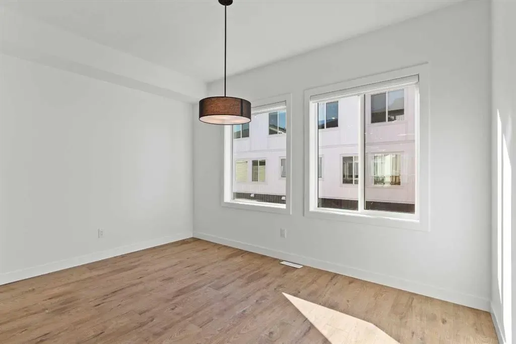 280 Chelsea Road, #2002