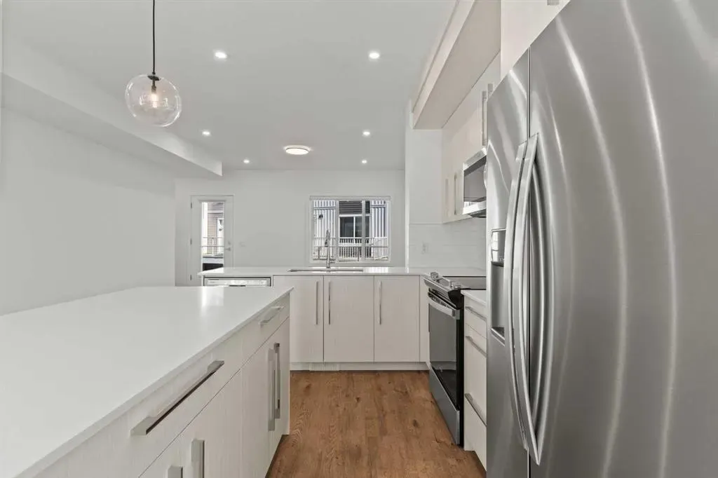 280 Chelsea Road, #2002