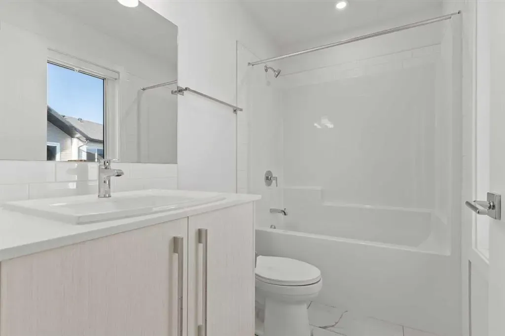 280 Chelsea Road, #2002