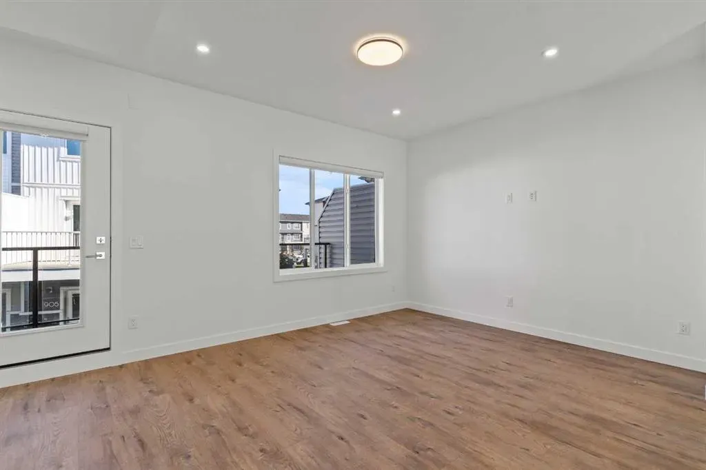 280 Chelsea Road, #2002