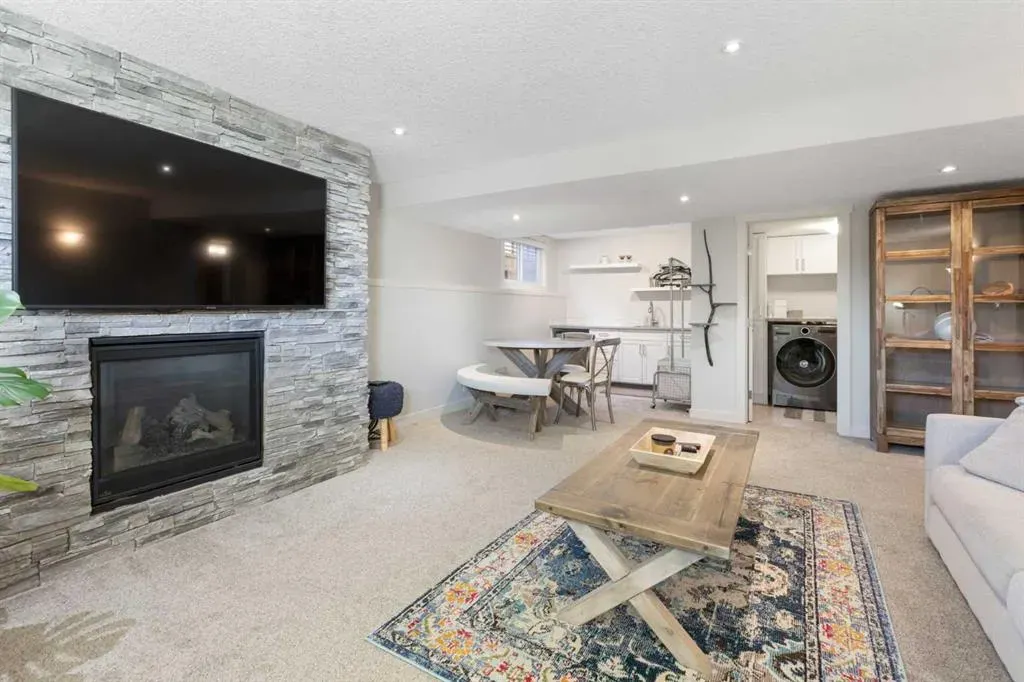 439 Parkridge Crescent SE