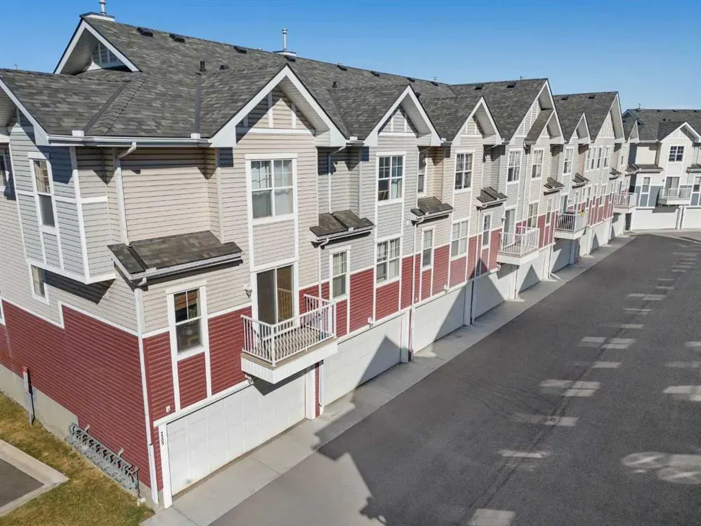 3305 New Brighton Gardens SE