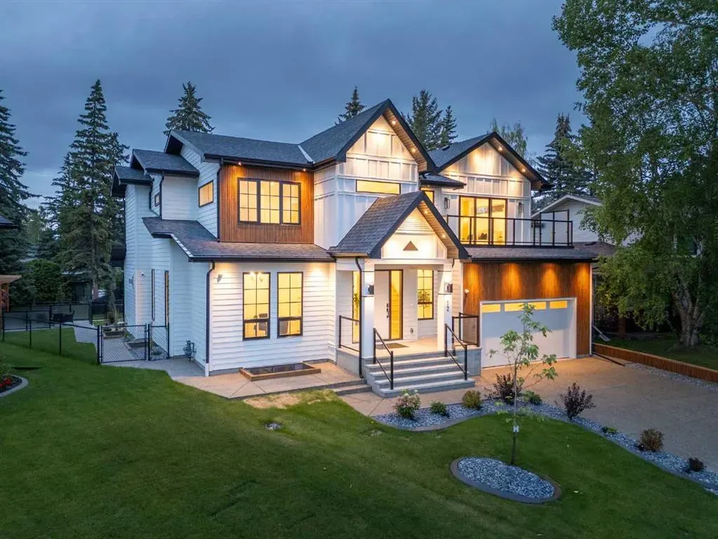 12 Vardana Place NW