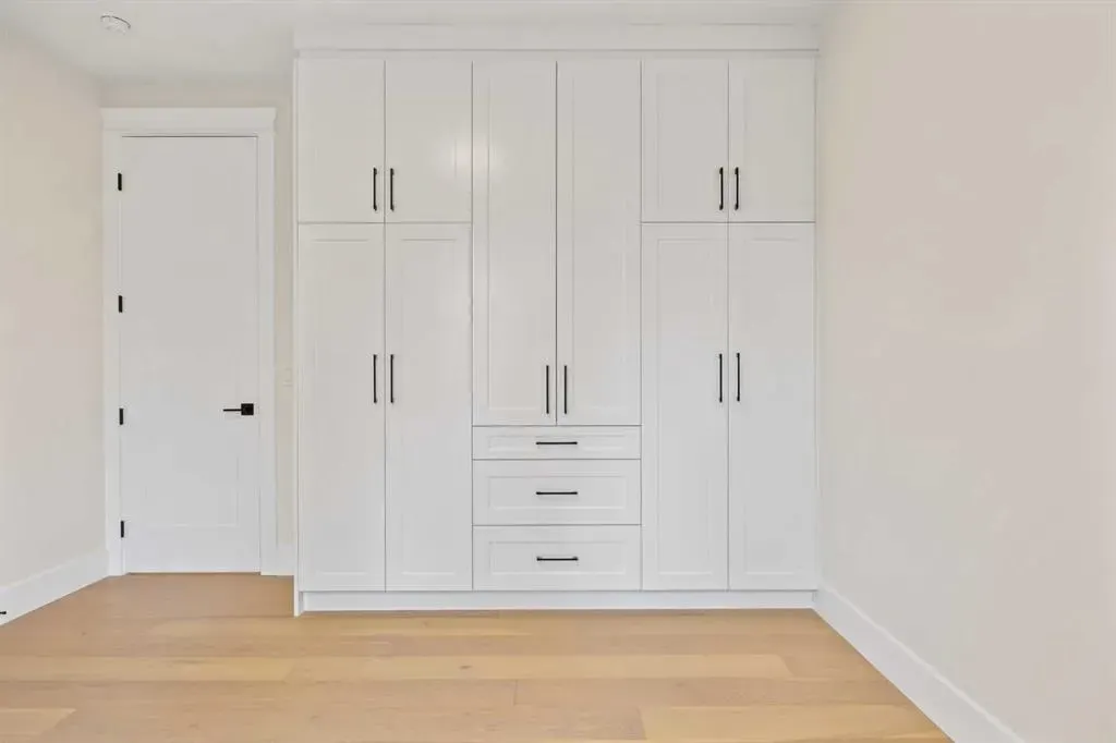 12 Vardana Place NW