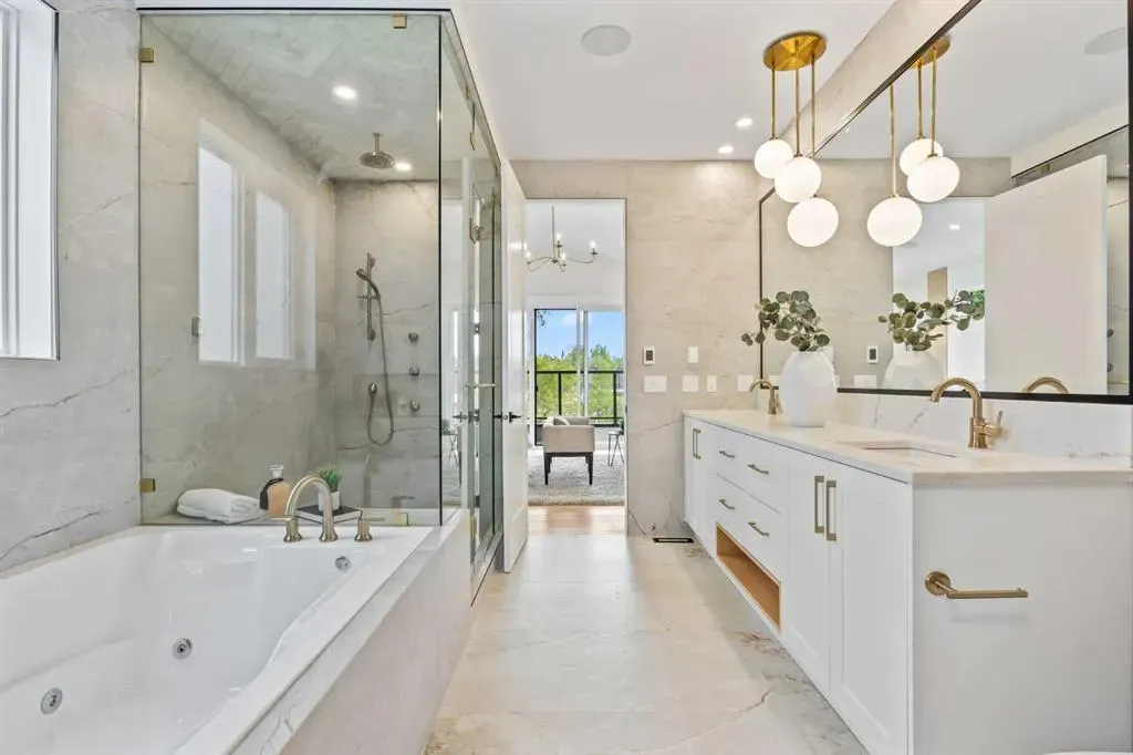 12 Vardana Place NW