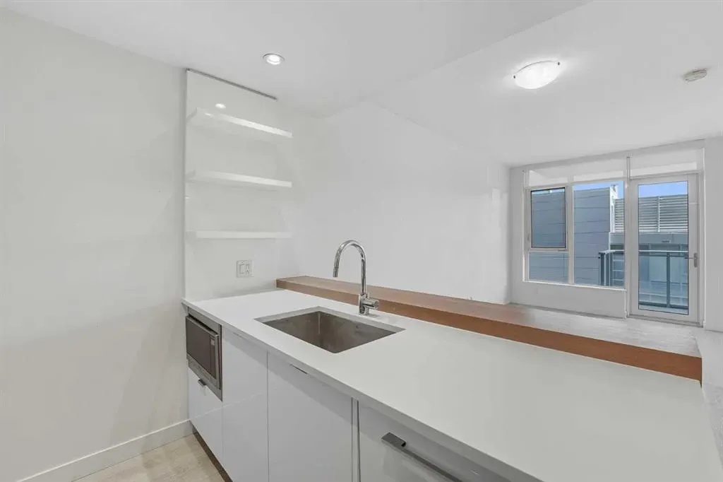 108 Waterfront Court SW, #1007