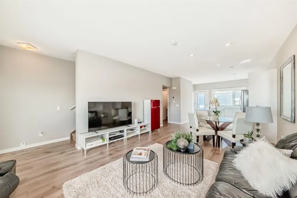 218 Sherwood Square NW, #802