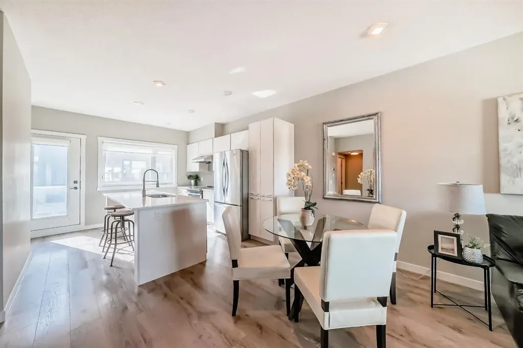 218 Sherwood Square NW, #802