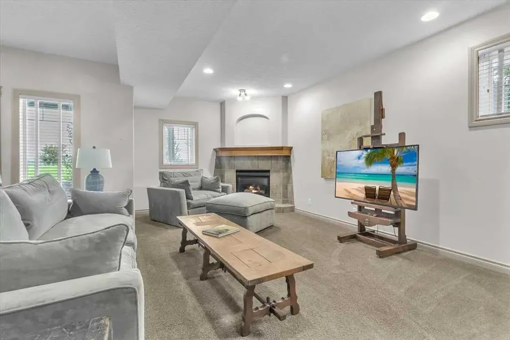 387016 Sundance Trail W