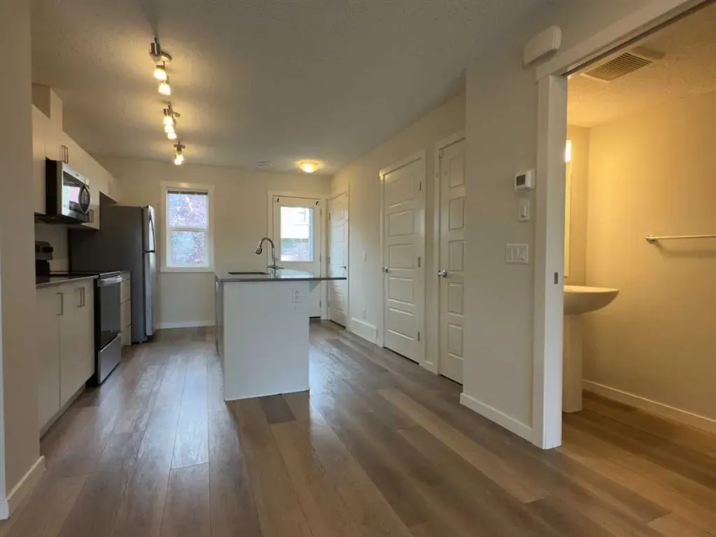 443 Cranbrook Square SE