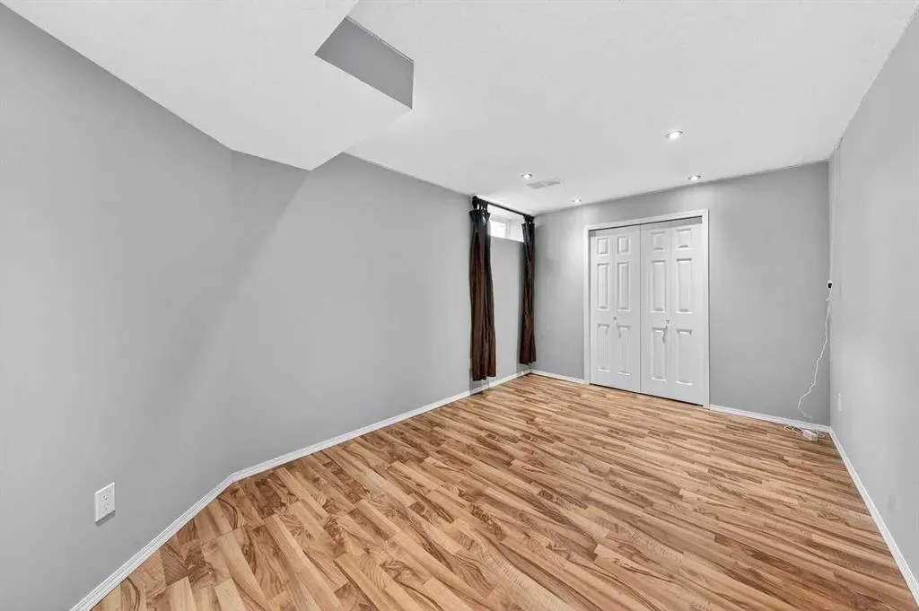 138 Hampstead Circle NW