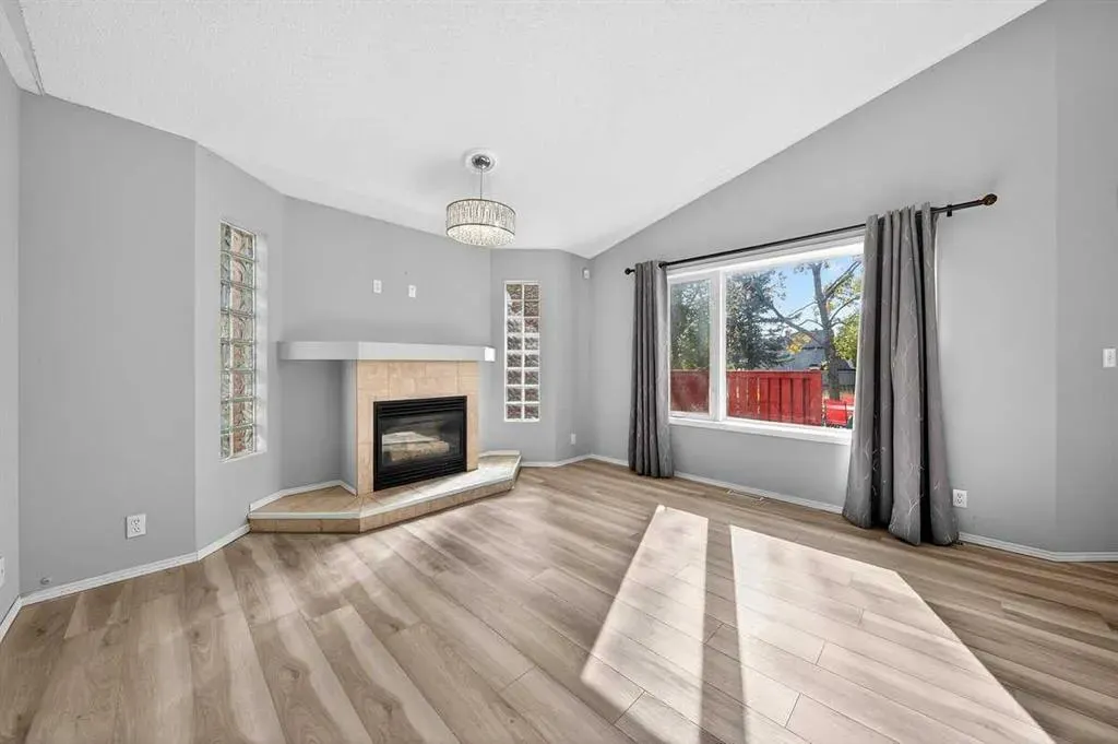 138 Hampstead Circle NW