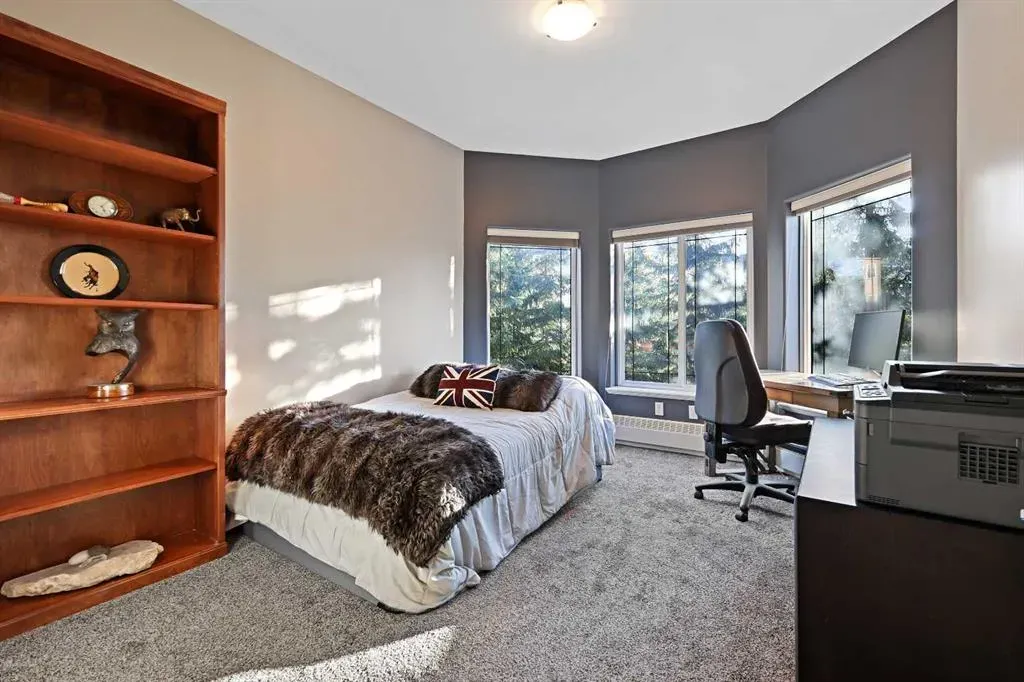 10 Discovery Ridge Close SW, #332