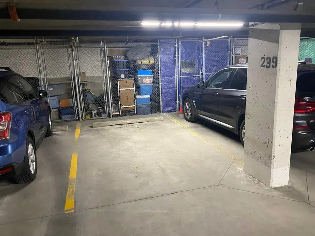 10 Discovery Ridge Close SW, #332