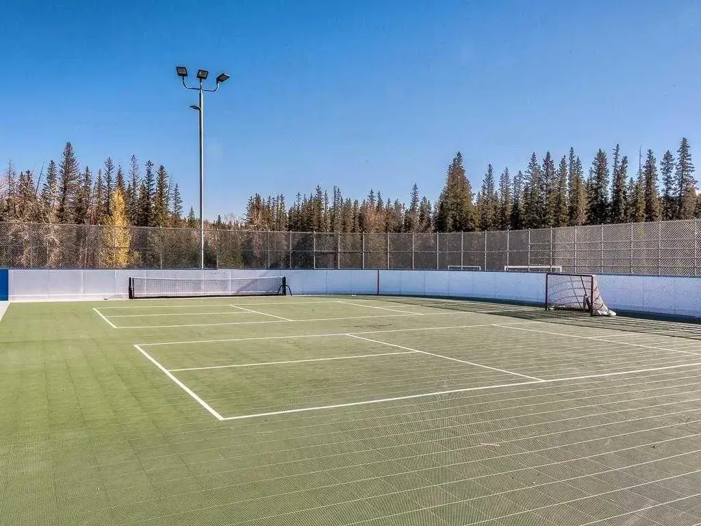 10 Discovery Ridge Close SW, #332