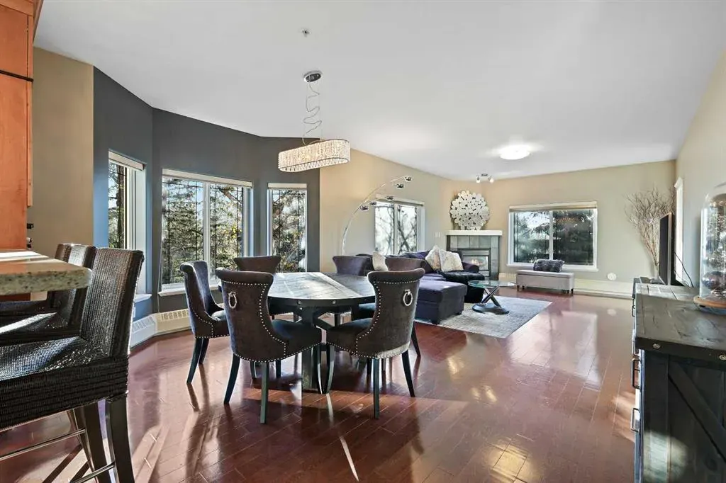 10 Discovery Ridge Close SW, #332