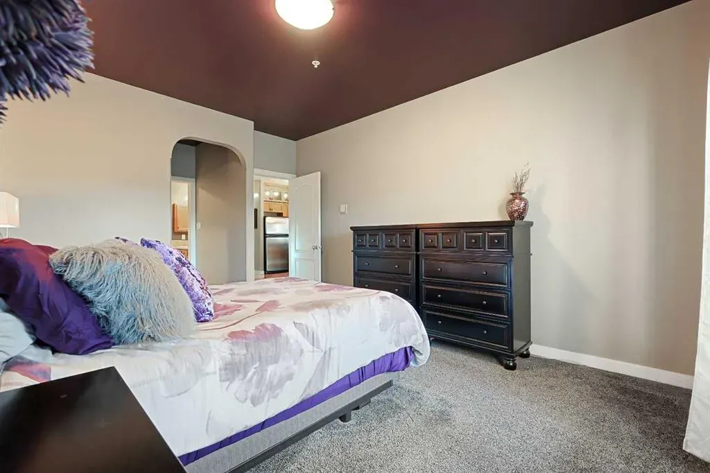 10 Discovery Ridge Close SW, #332