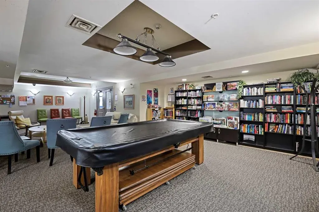 10 Discovery Ridge Close SW, #332