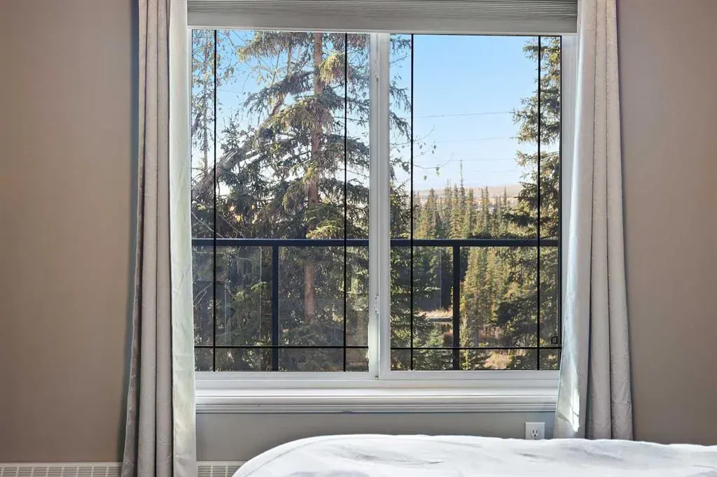 10 Discovery Ridge Close SW, #332