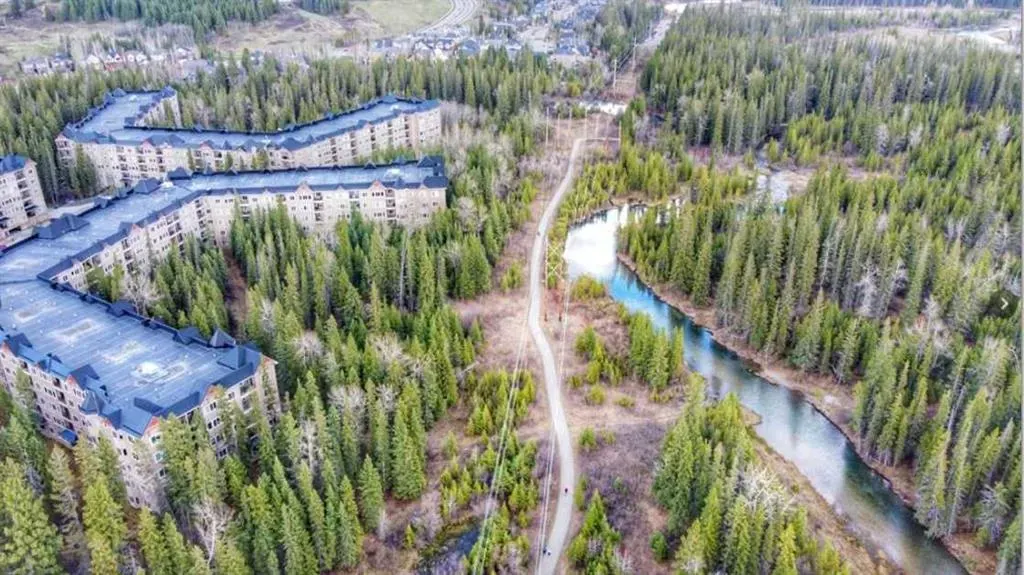 10 Discovery Ridge Close SW, #332