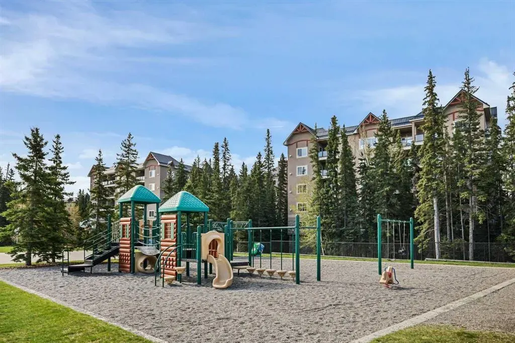 10 Discovery Ridge Close SW, #332