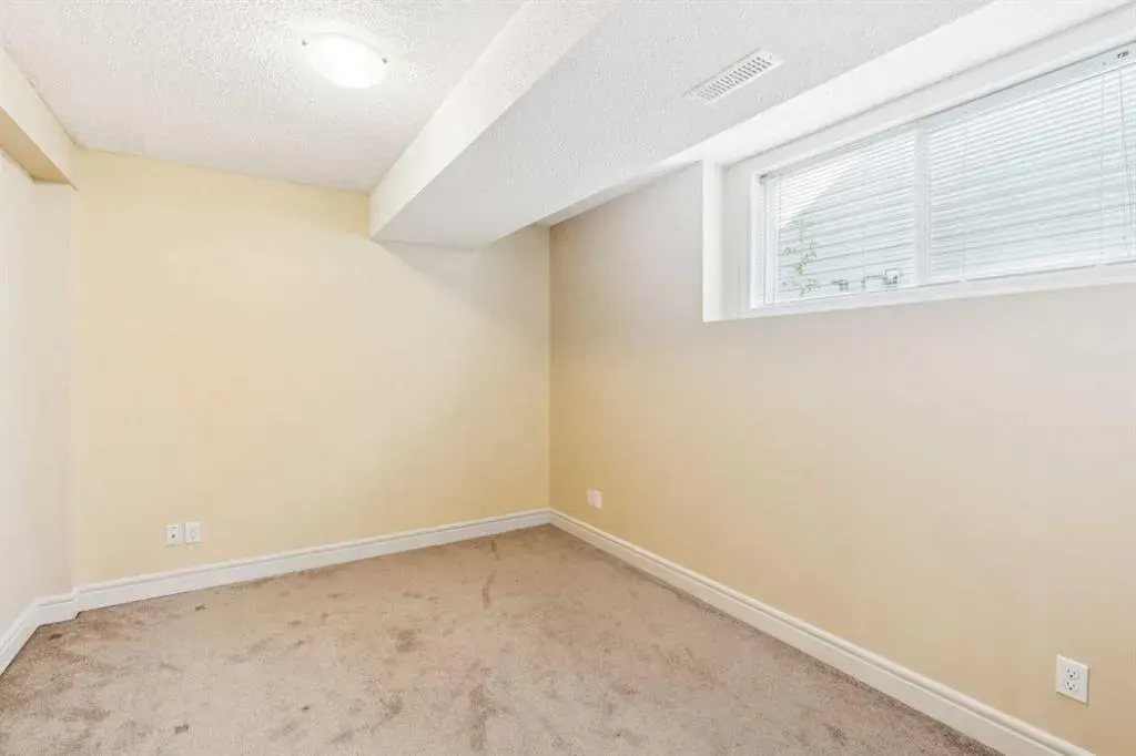 1048 Bridlemeadows Manor SW