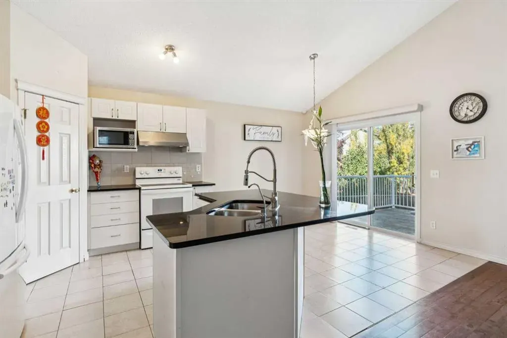 1048 Bridlemeadows Manor SW