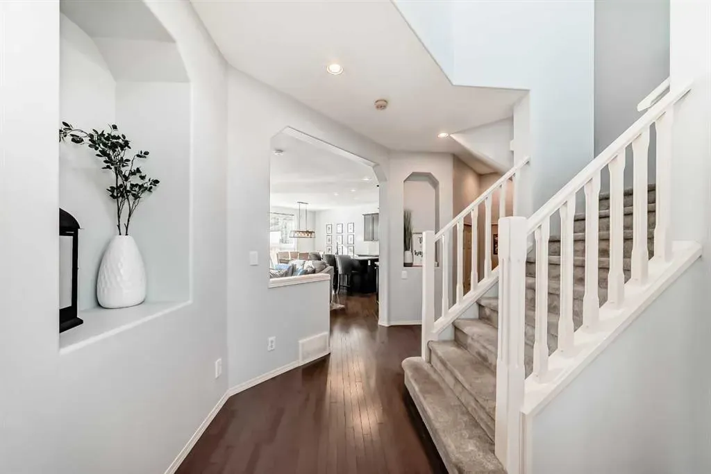 168 Royal Oak Terrace NW