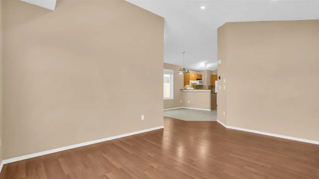 40 saddlefield Road NE