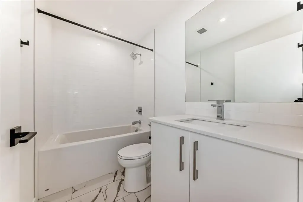 110 18A Street NW, #202