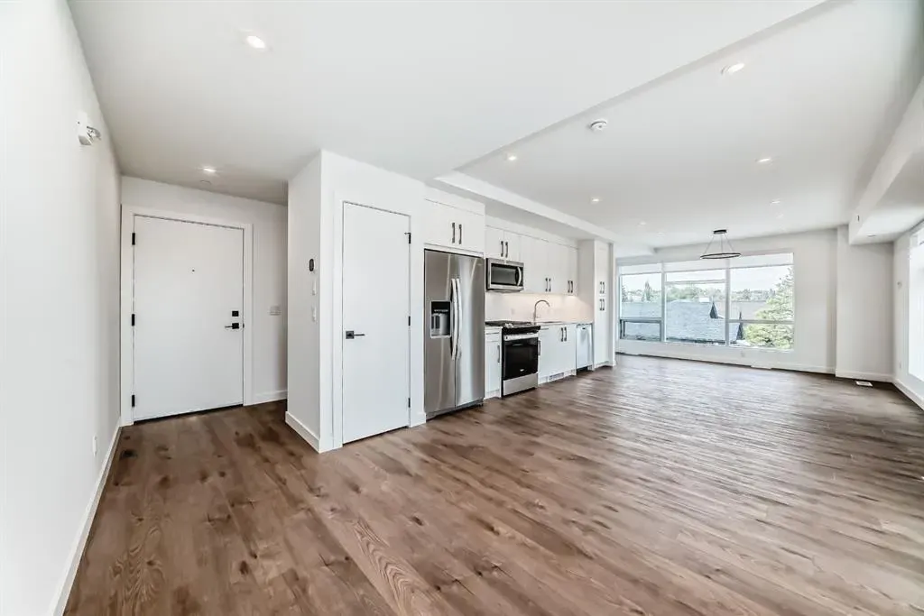 110 18A Street NW, #202