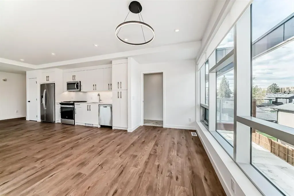 110 18A Street NW, #202