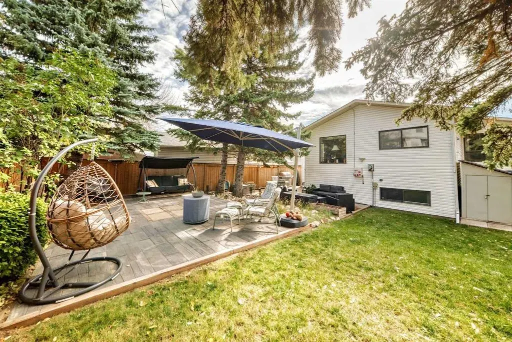 167 Woodridge Place SW