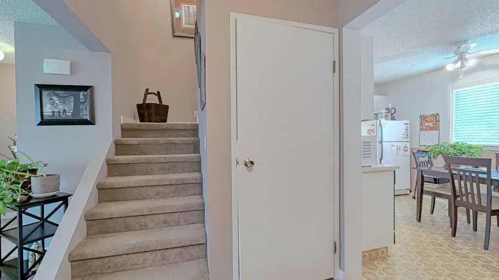135 Woodsman Lane SW
