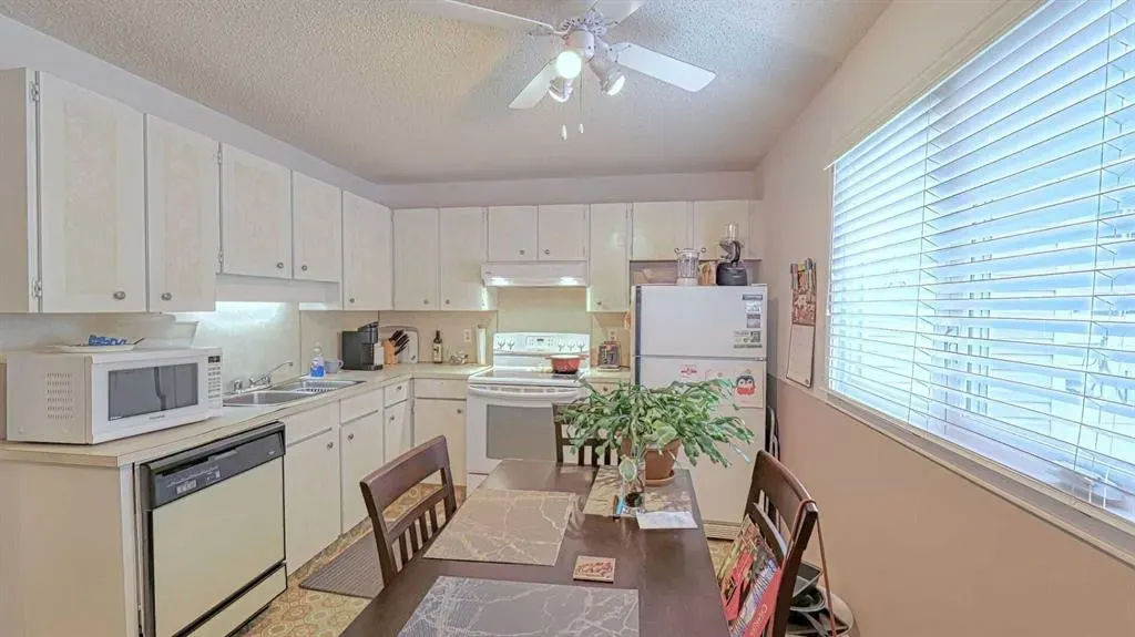 135 Woodsman Lane SW