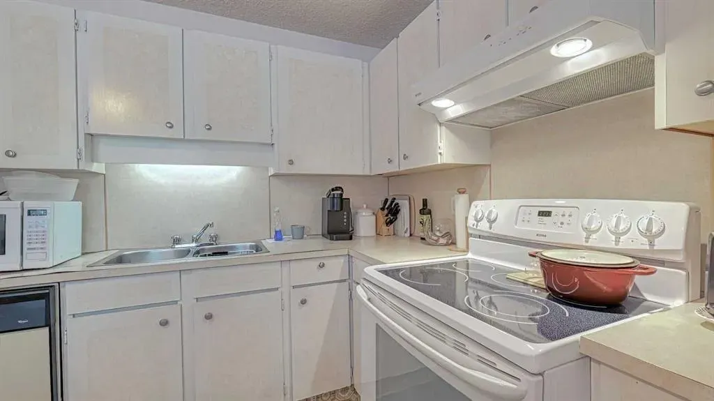 135 Woodsman Lane SW