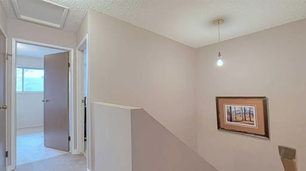 135 Woodsman Lane SW