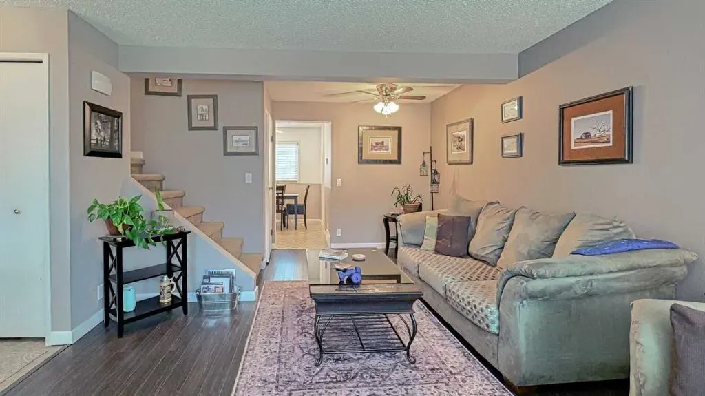 135 Woodsman Lane SW