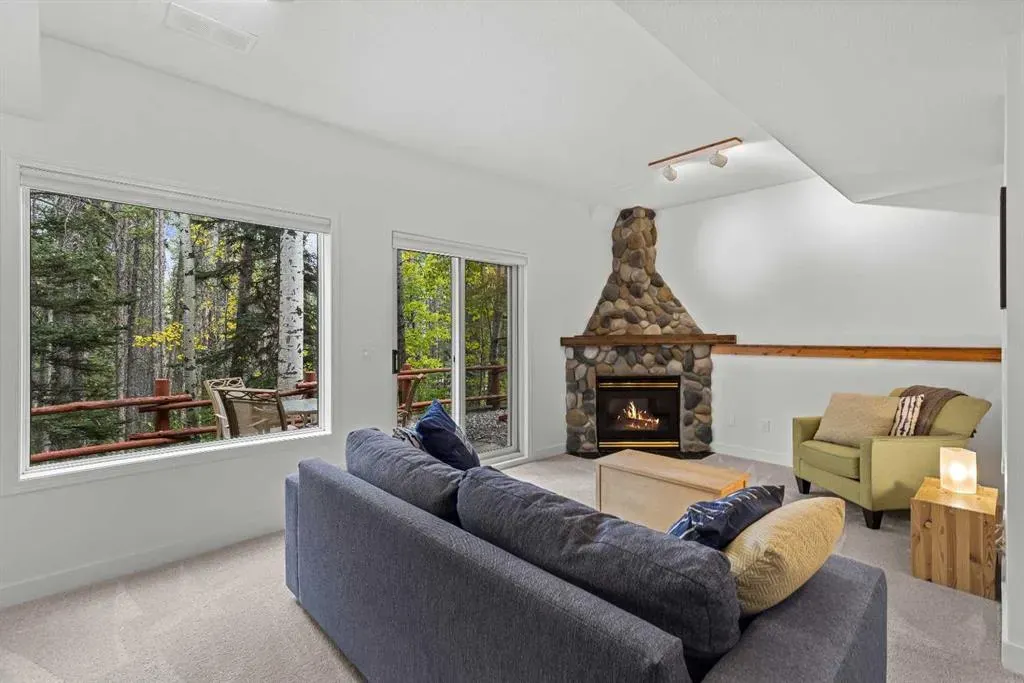 1022 Rundleview Drive, #13