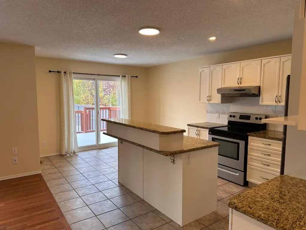 513 Citadel Meadow Bay NW