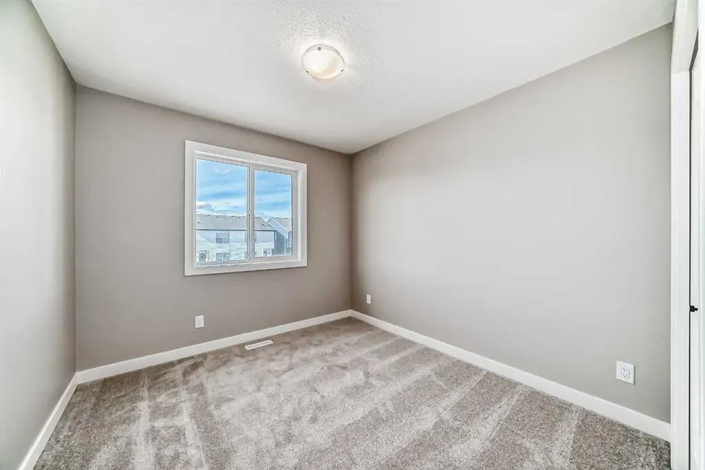 419 Hotchkiss Manor SE