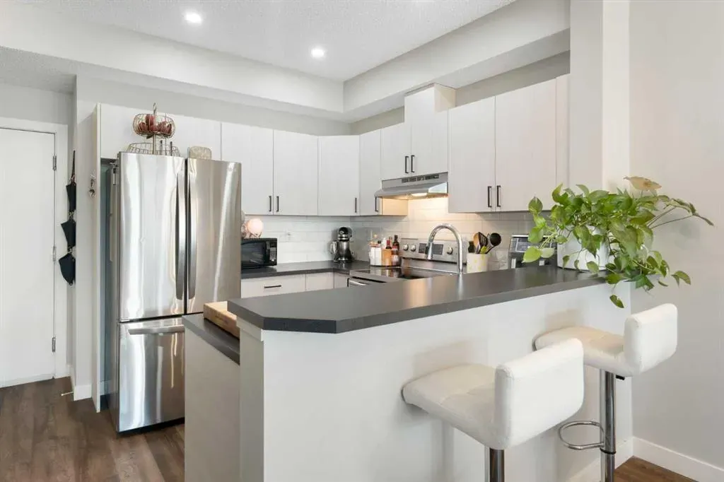 1000 15 Avenue SW, #303