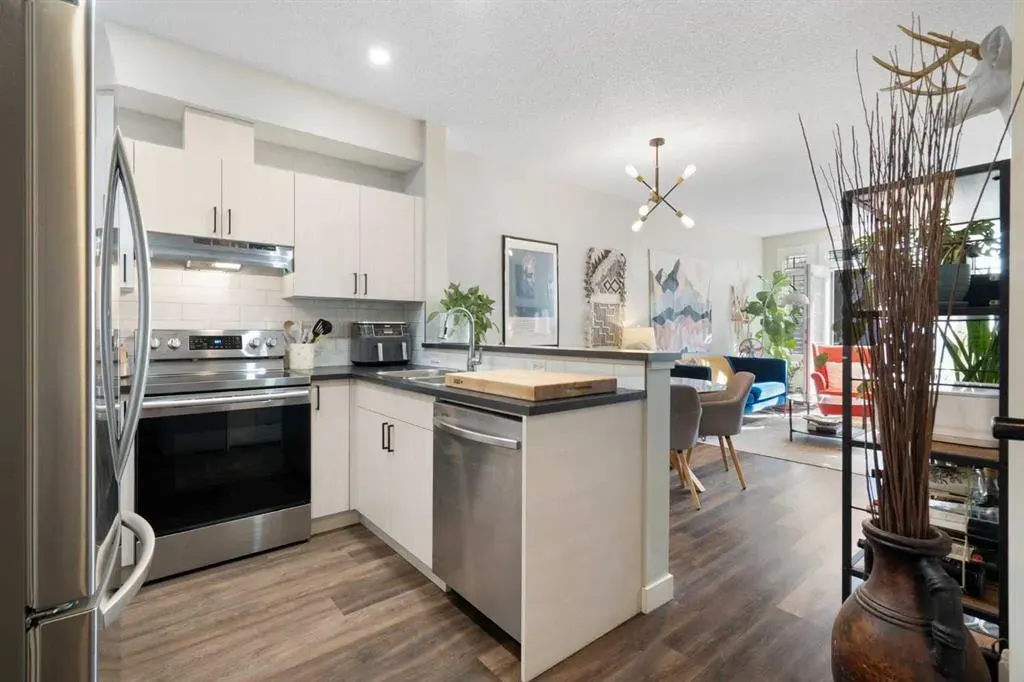 1000 15 Avenue SW, #303