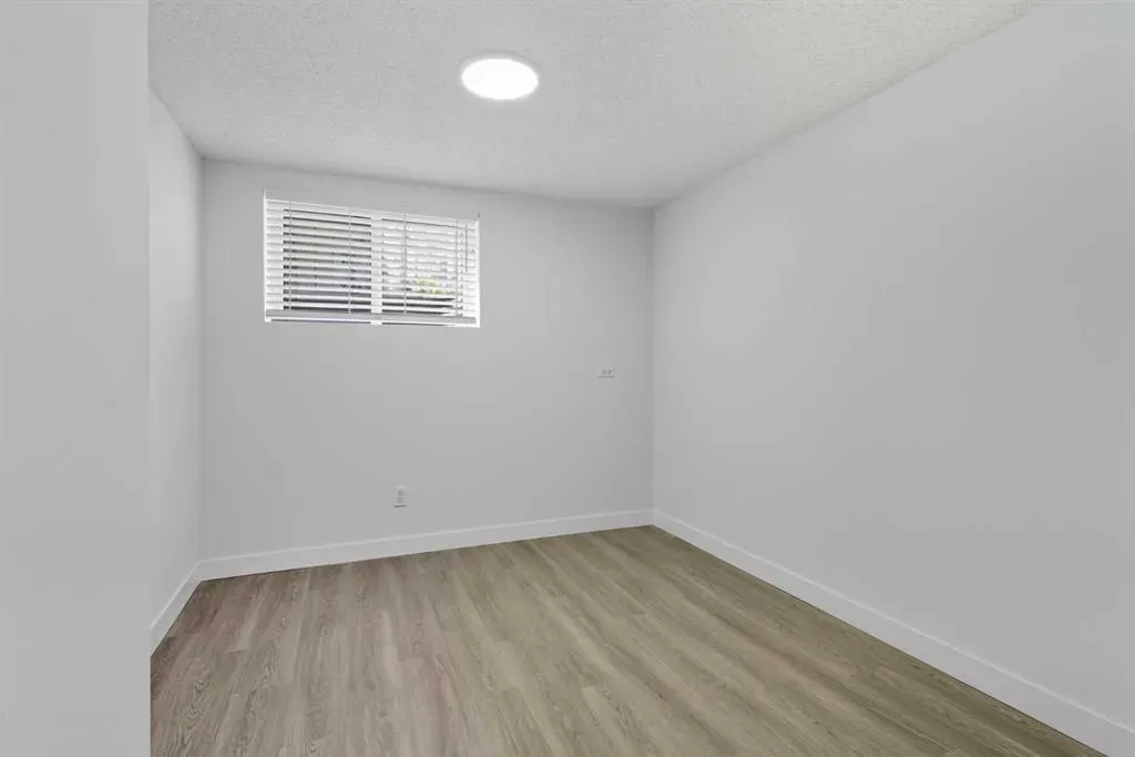 2009 Cottonwood Crescent SE