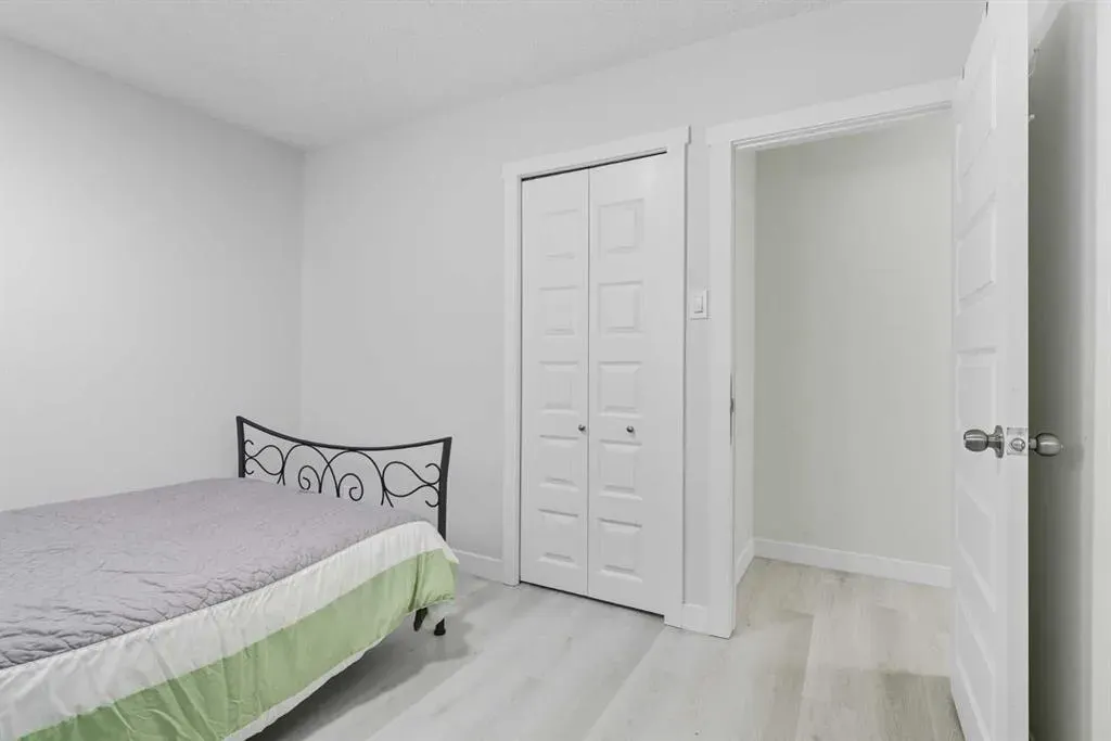 2009 Cottonwood Crescent SE