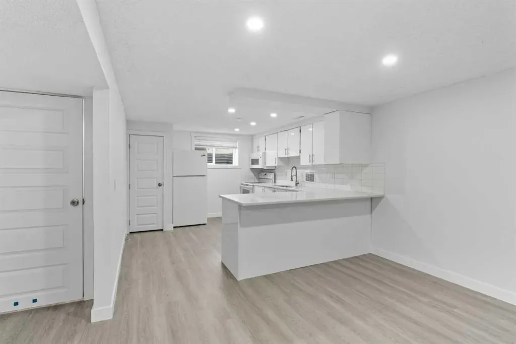 2009 Cottonwood Crescent SE